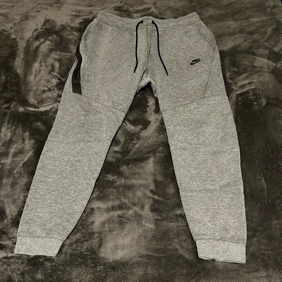Men’s Dark Grey Nike Tech Fleece Jogger - Picture 1 of 8